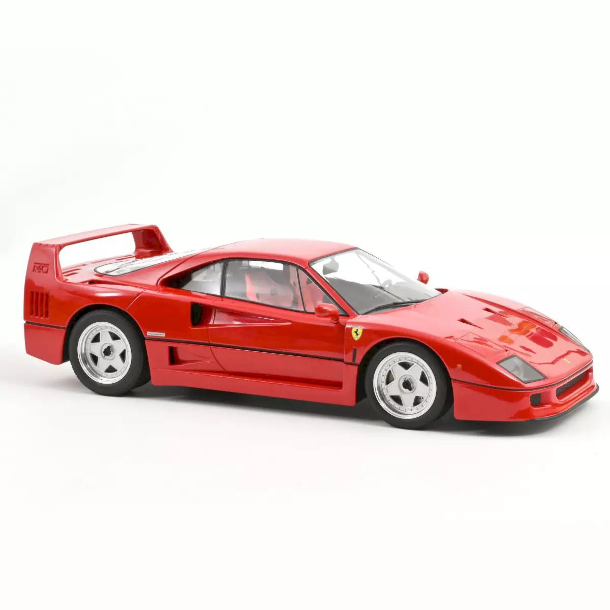 Macheta auto Ferrari F40 1987 1:12 Norev