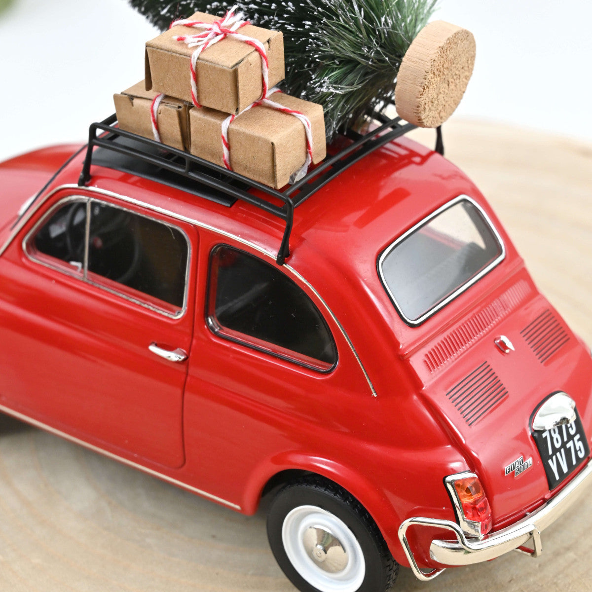 Macheta auto Fiat 500 L 1968 1:18 Norev