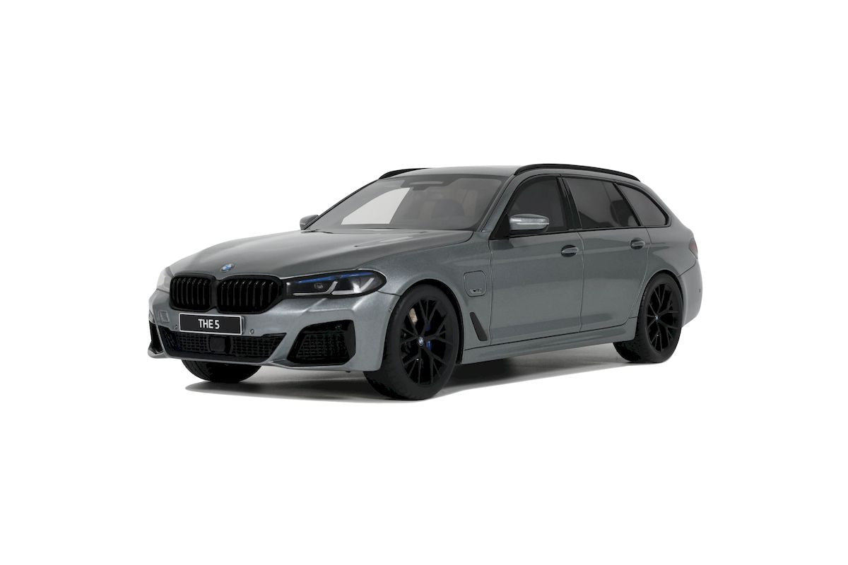 Macheta auto BMW 530E xDrive M Sport Touring 1:18 GT Spirit