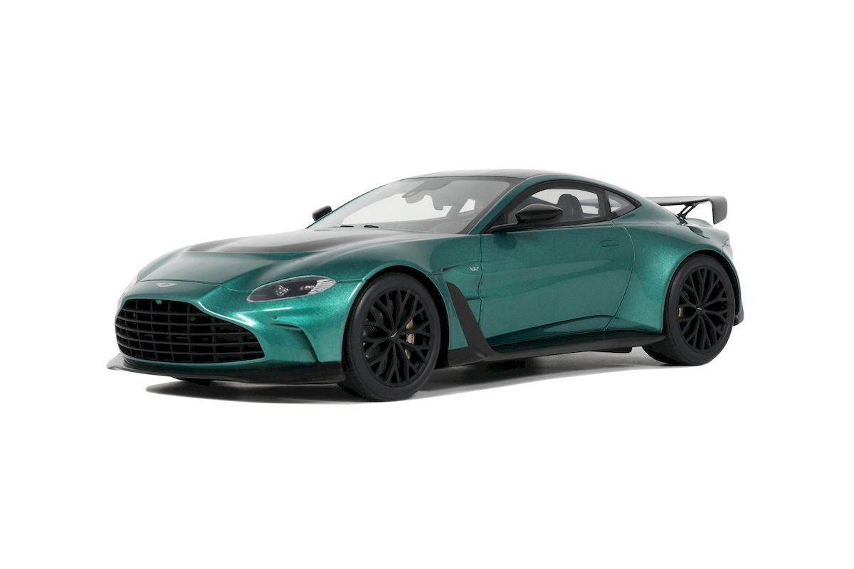 Macheta auto ASTON MARTIN V12 VANTAGE ASTON MARTIN RACING GREEN 2023 1:18 GT Spirit (