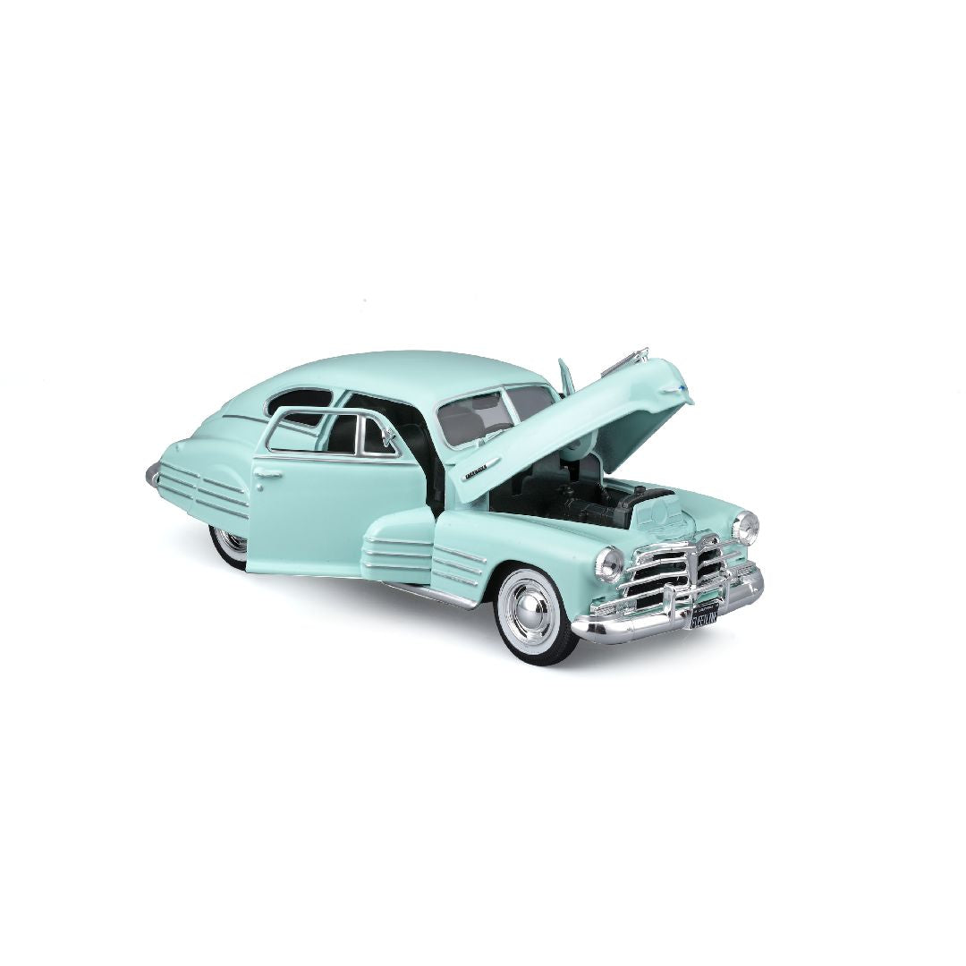 Model car Chevrolet Chevy Fleetline Aerosedan 1948 1:24 Maisto