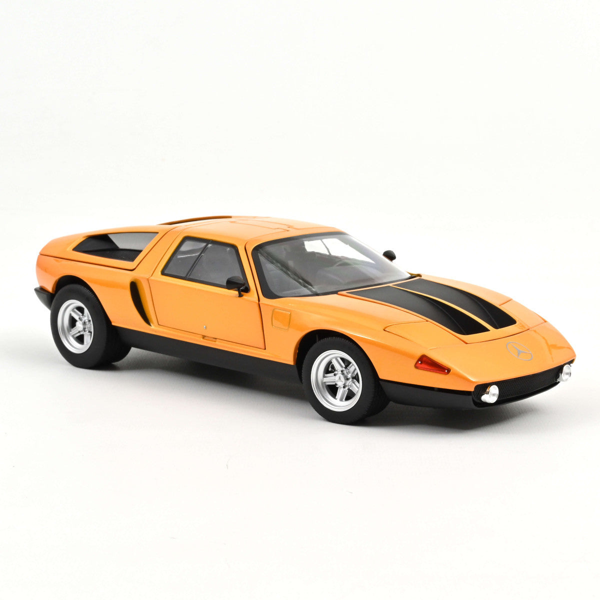 Macheta auto Mercedes-Benz C 111/II, White Autumn metallic, 1970 1:18 Norev
