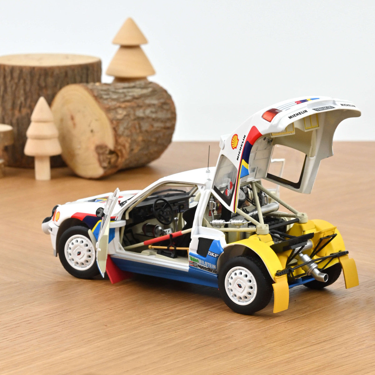Macheta auto Peugeot 205 T16 1985 Monte-Carlo Rally #2 Ari Vatanen 1:18 Norev