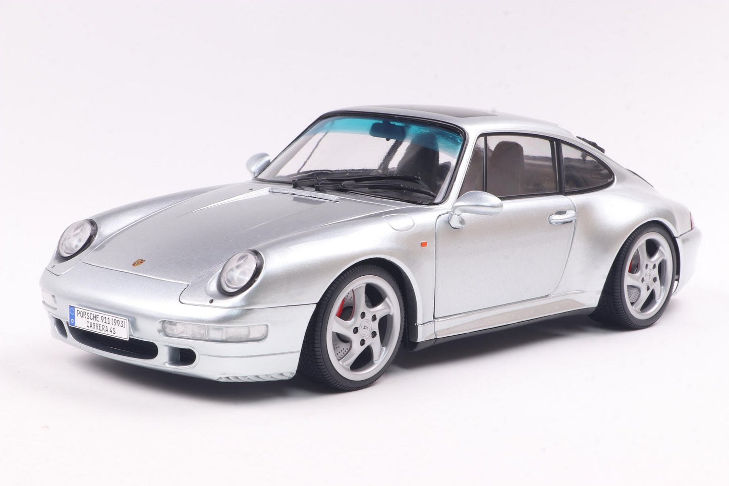 Macheta auto Porsche 911 (993) 4S 1996 1:18 Solido