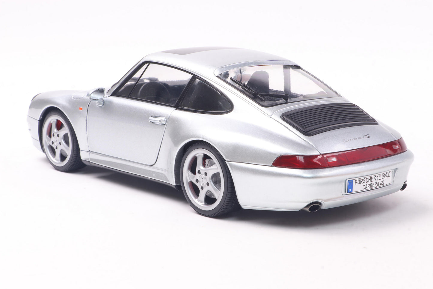 Macheta auto Porsche 911 (993) 4S 1996 1:18 Solido