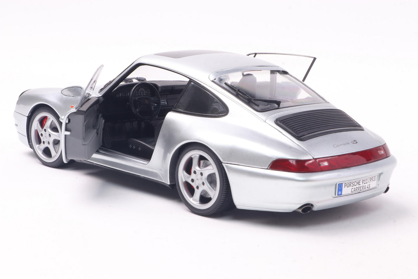 Macheta auto Porsche 911 (993) 4S 1996 1:18 Solido