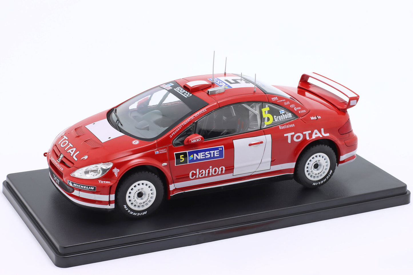 Macheta auto Peugeot 307 WRC #5 Sieger Rallye Finnland 2004 Gronholm 1:24 Hachette