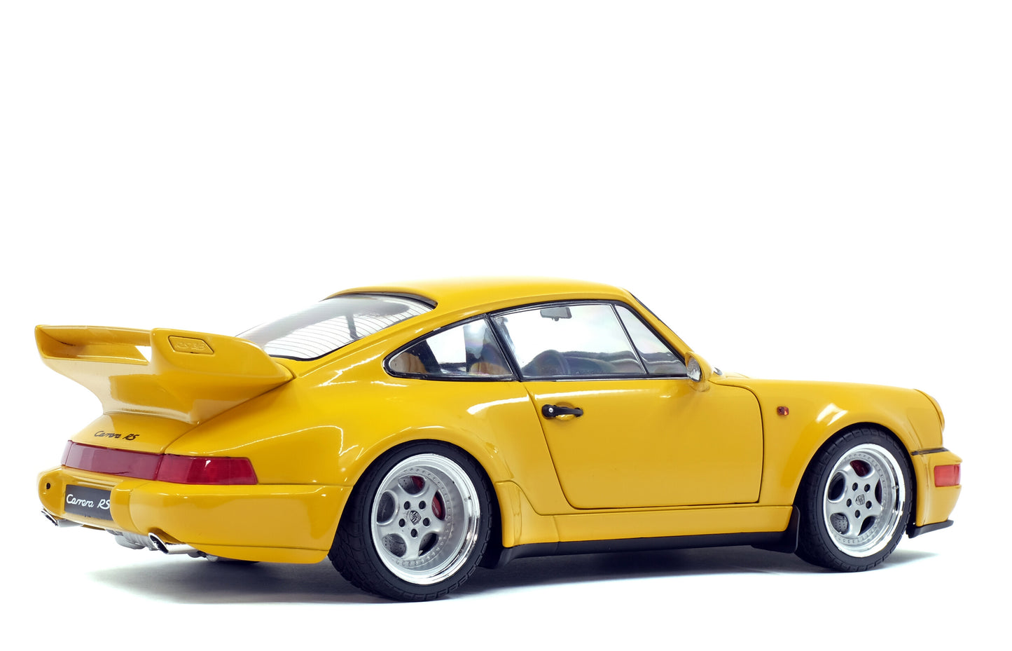 Macheta auto Porsche 911 (964) Carrera 3.8 RS (1990) 1:18 Solido