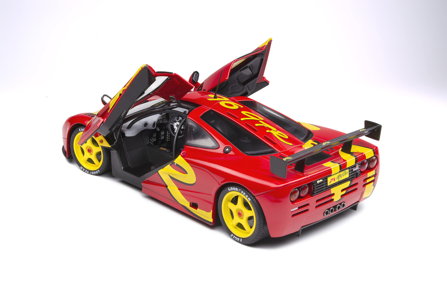 Model car McLaren F1 GTR Short Tail Launch Livery (1996) 1:18 Solido