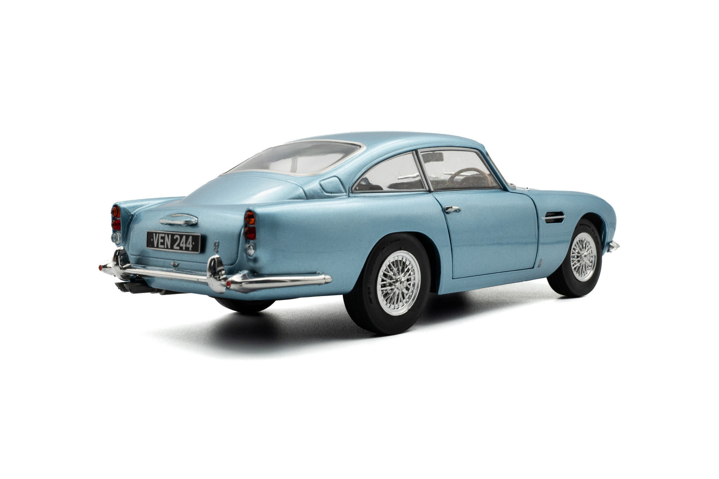 Macheta auto Aston Martin DB5 – Light Metallic Blue – 1964 1:18 Solido