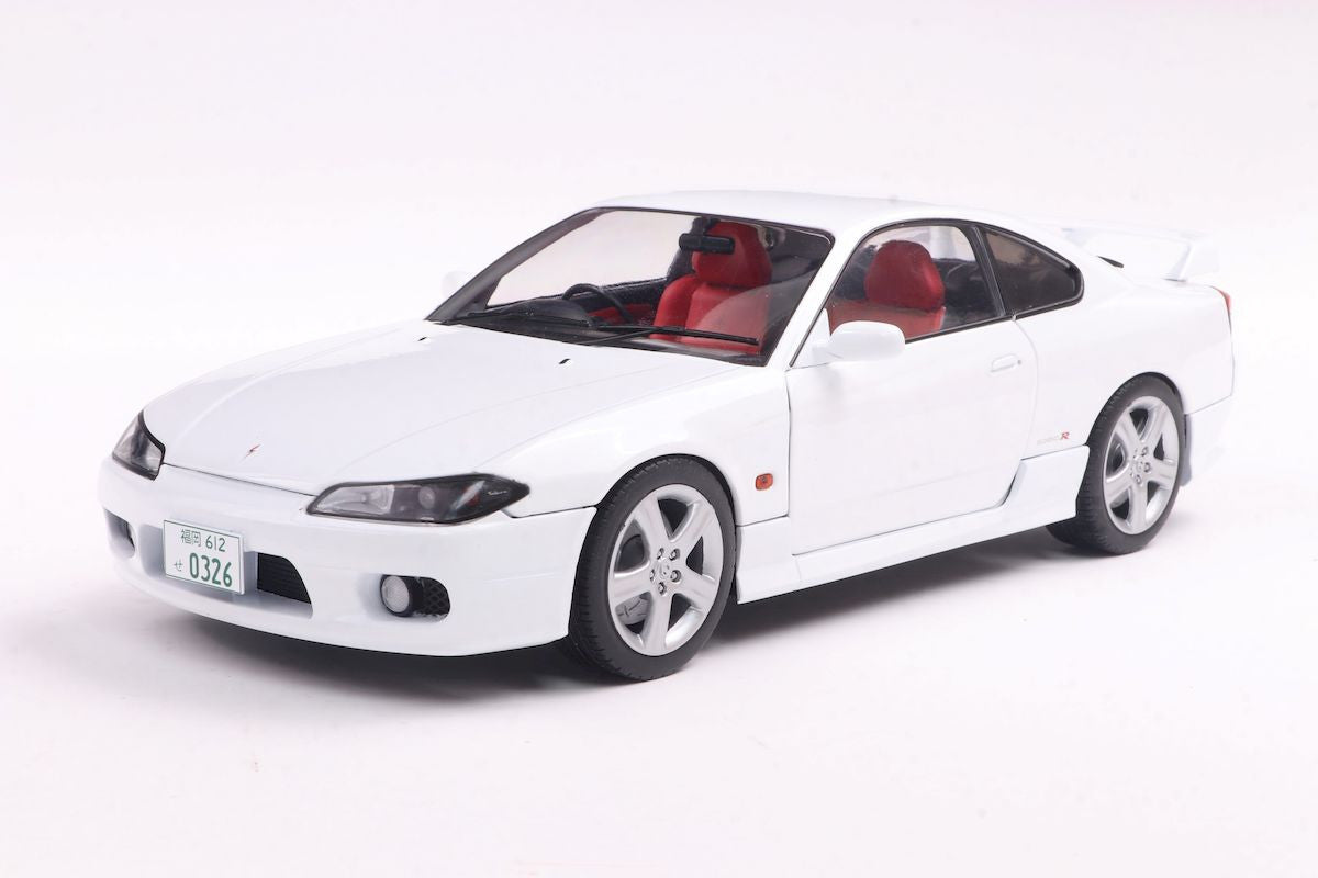 Macheta auto NISSAN SILVIA S15 SPEC-R AERO ASPEN WHITE 1999 1:18 Solido