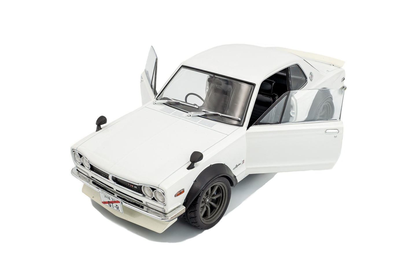 Macheta auto Nissan Skyline (C10) Hakosuka SOLIDO WORKS – Pearl White – 1970 1:18 Solido