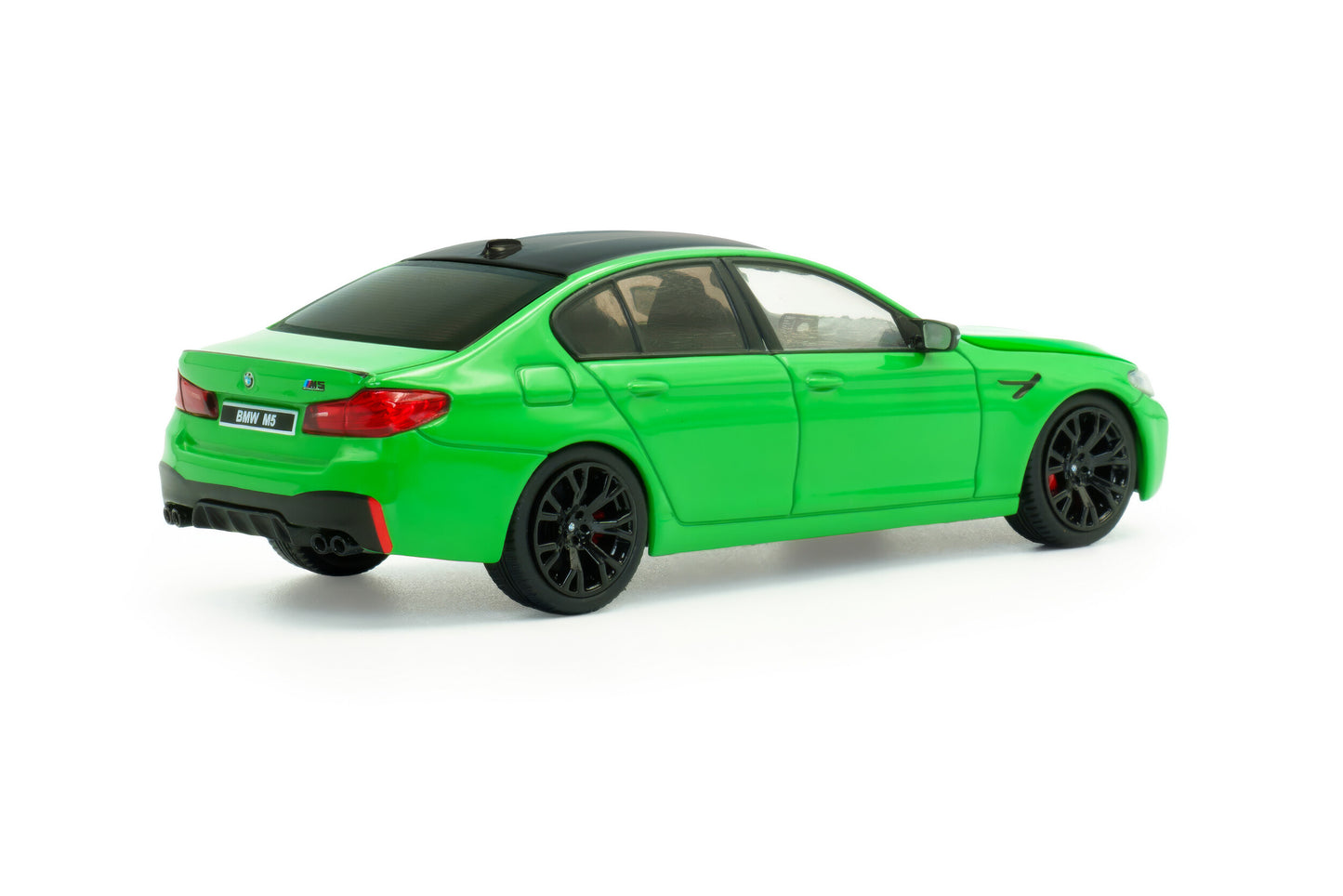 Macheta auto BMW M5 Competition – Signal Green – 2022 1:43 Solido