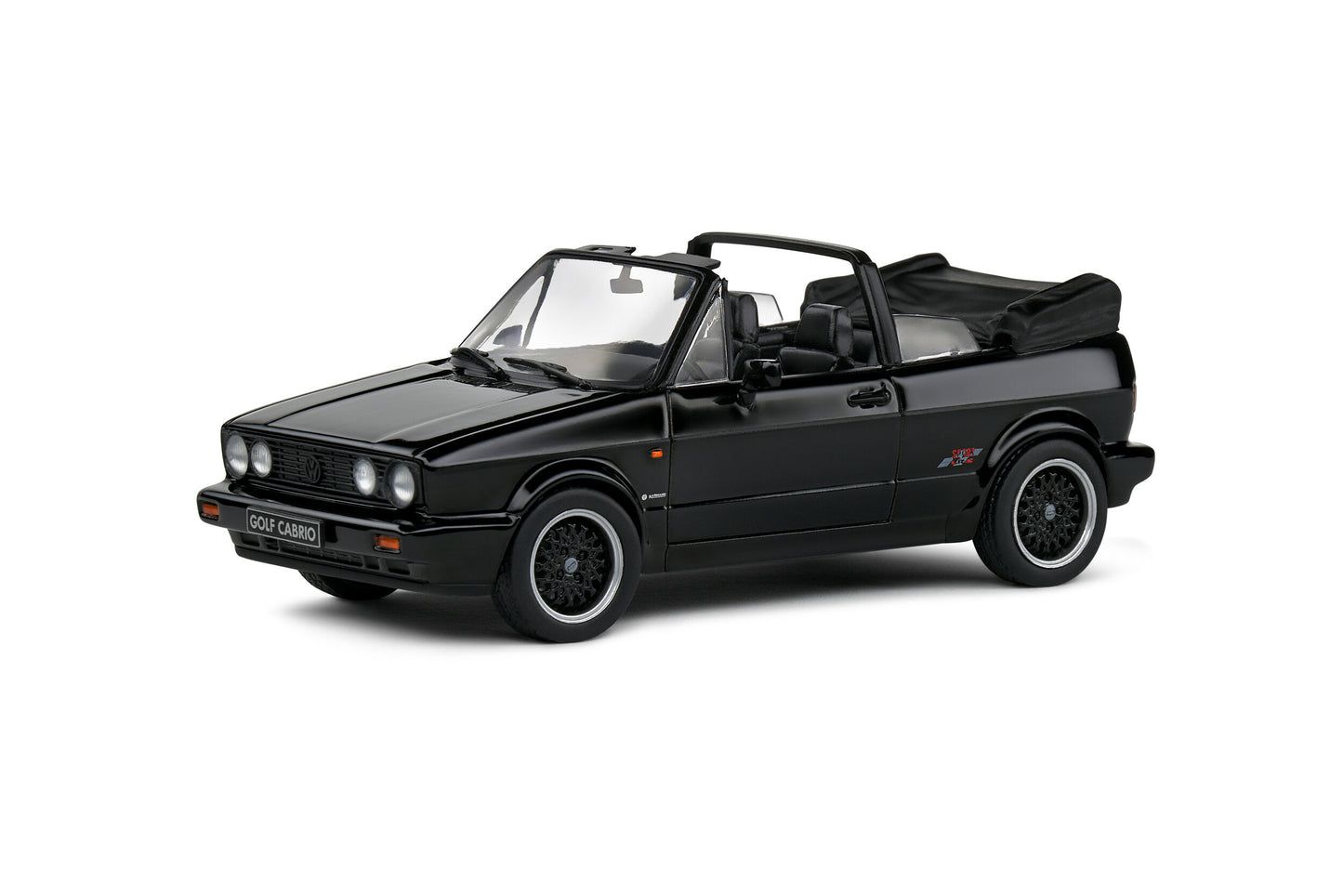 Macheta auto Volkswagen Golf MKI Convertible Sportline 1992 1:43 Solido