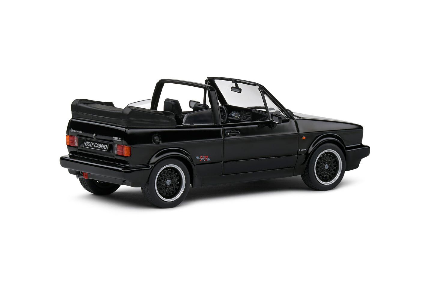 Macheta auto Volkswagen Golf MKI Convertible Sportline 1992 1:43 Solido