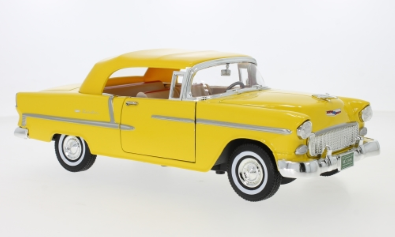 Macheta Chevrolet Bel Air Convertible 1955 galben 1:18 MotorMax