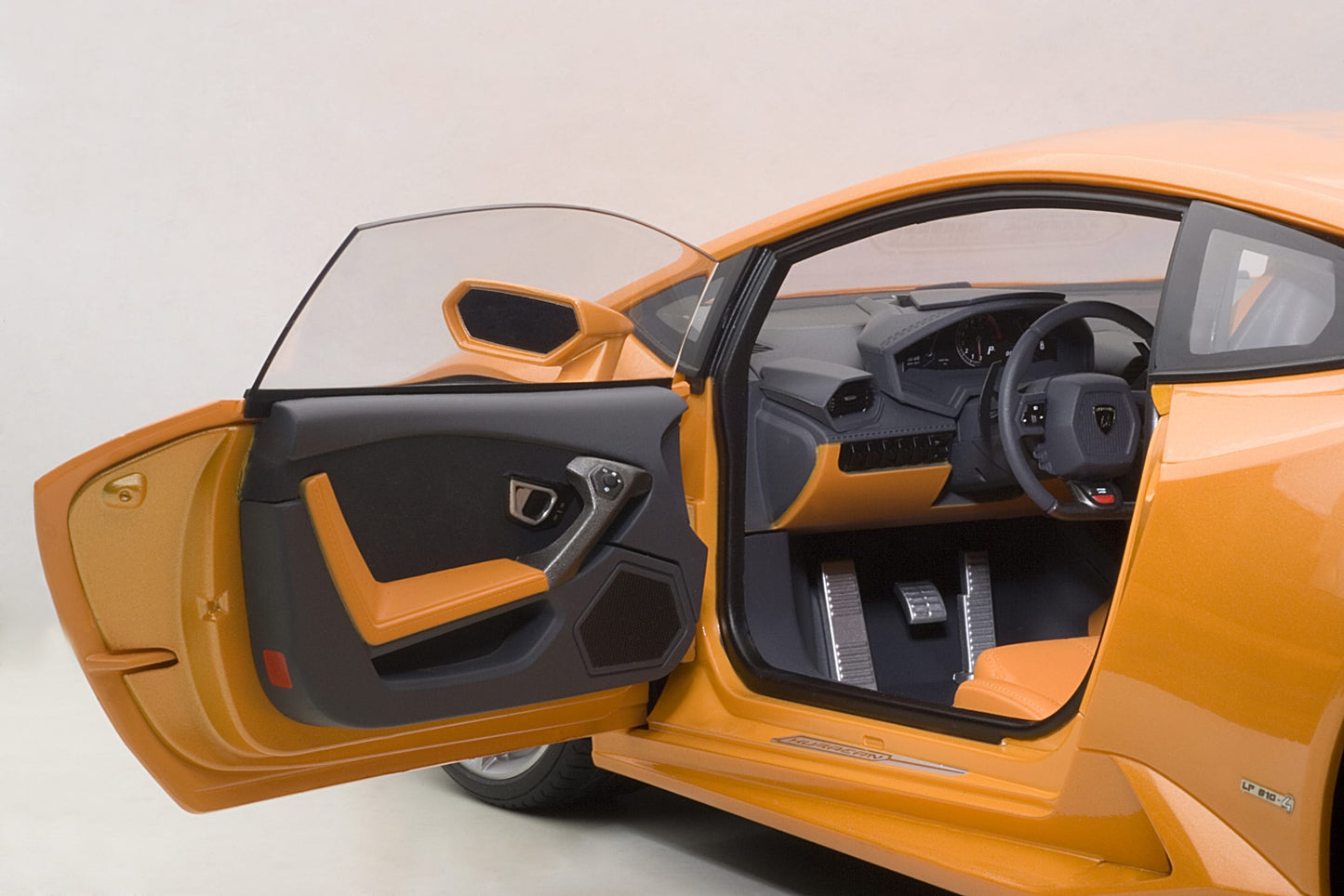 Macheta auto Lamborghini Huracan LP610-4 (2014) 1:12 AutoArt