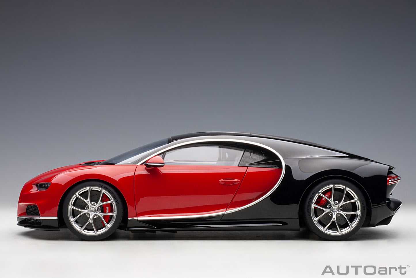 Macheta auto Bugatti Chiron (2017) 1:12 AutoArt