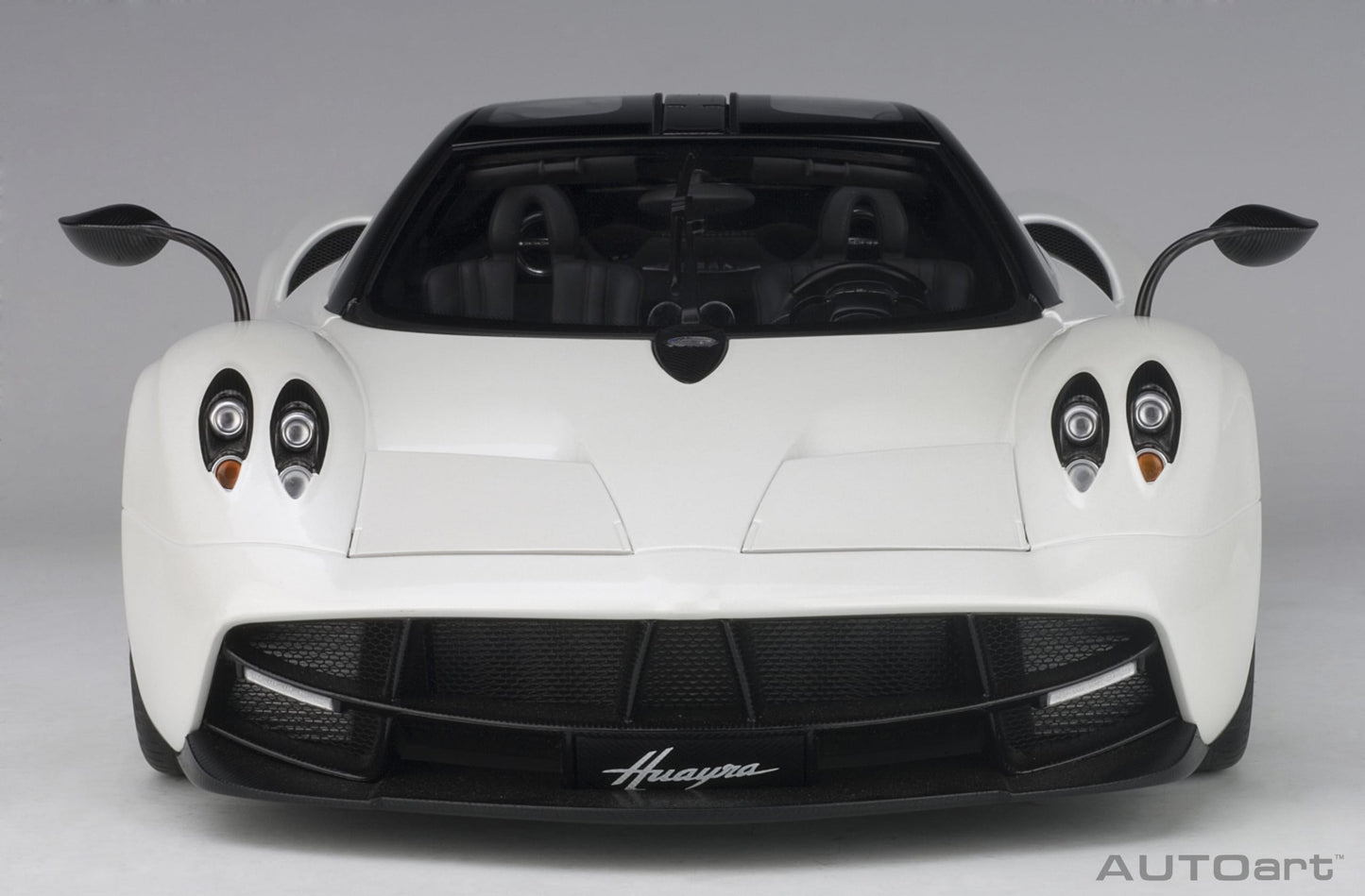 Macheta auto Pagani Huayra (2011) 1:12 AutoArt