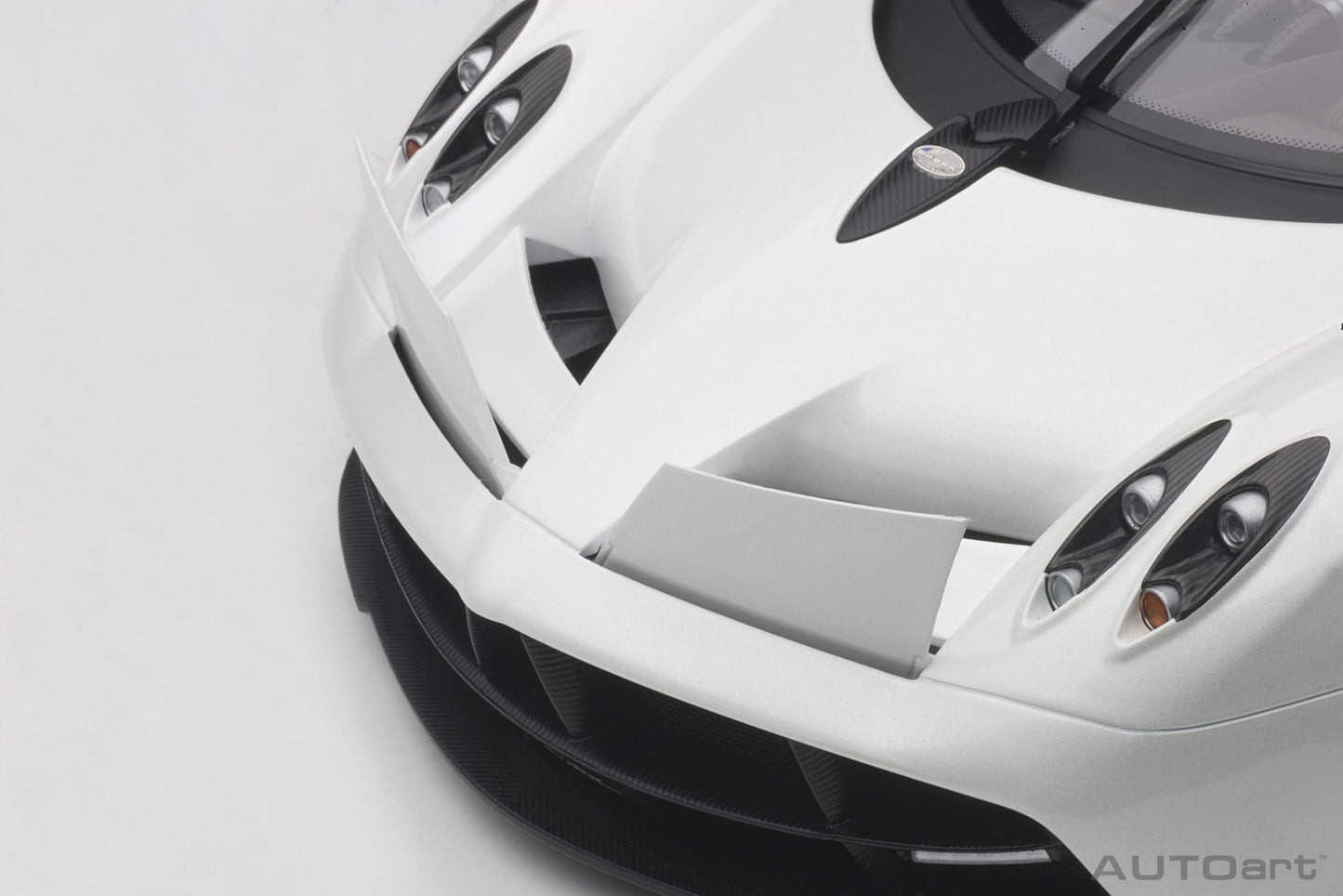 Macheta auto Pagani Huayra (2011) 1:12 AutoArt
