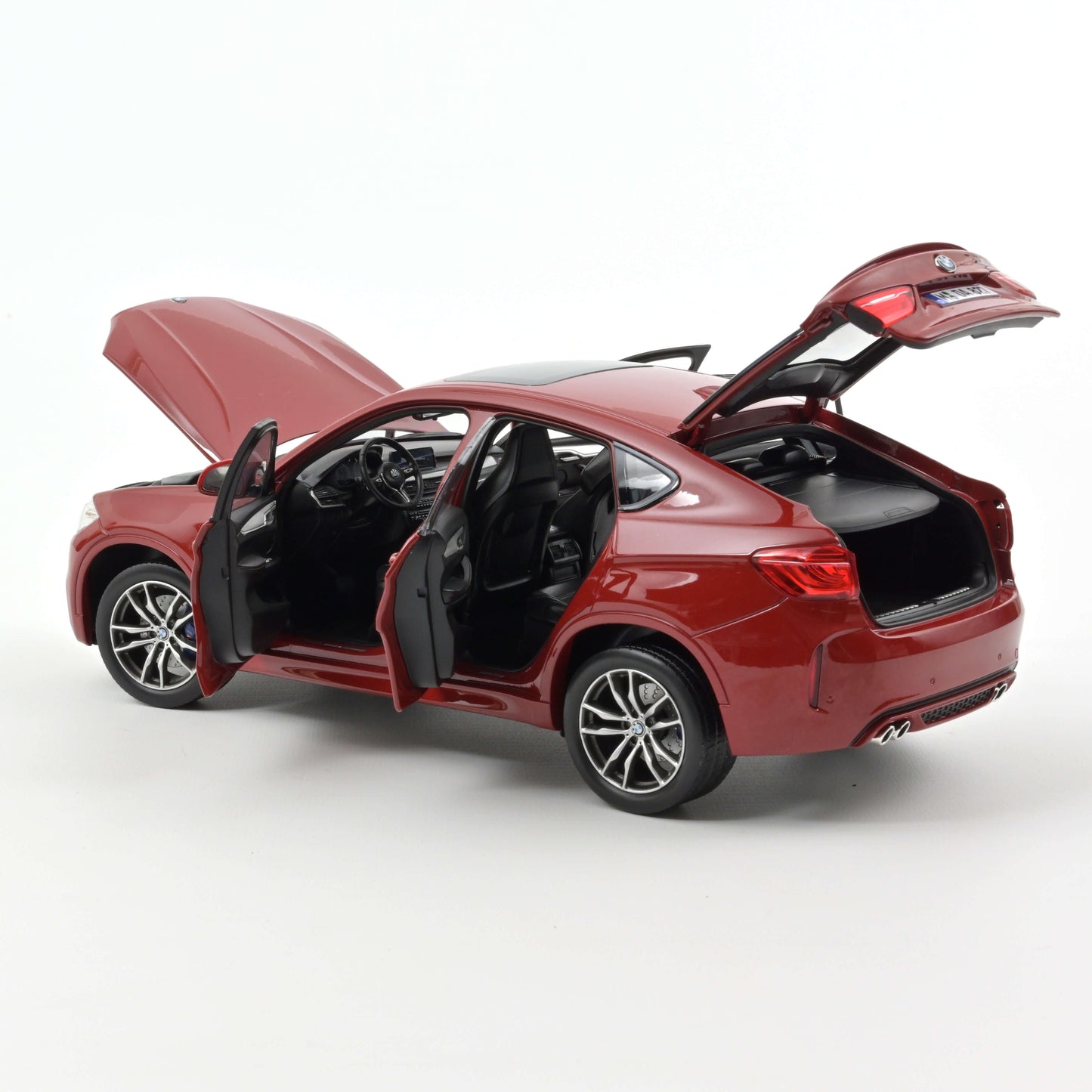 Macheta auto BMW X6 M (2015) 1:18 Norev