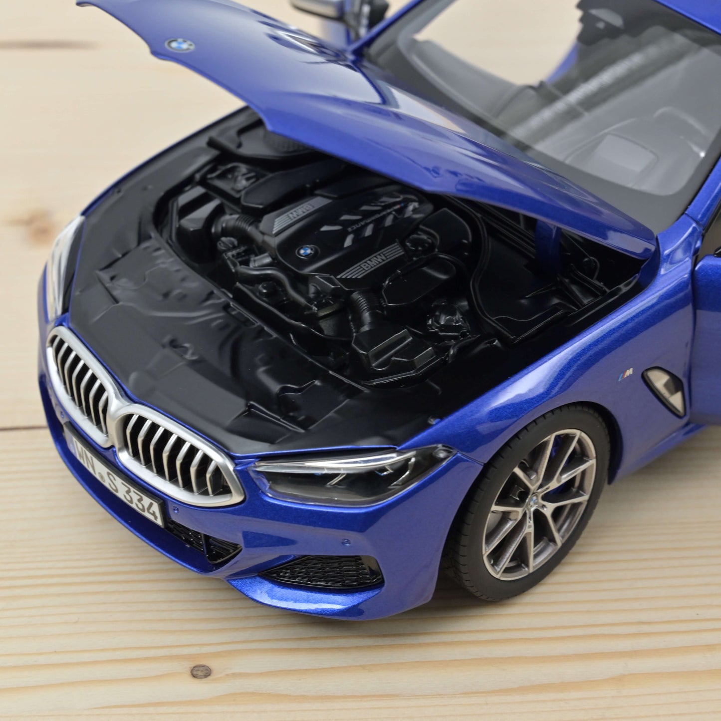 BMW M850i (2019) 1:18 Norev model car