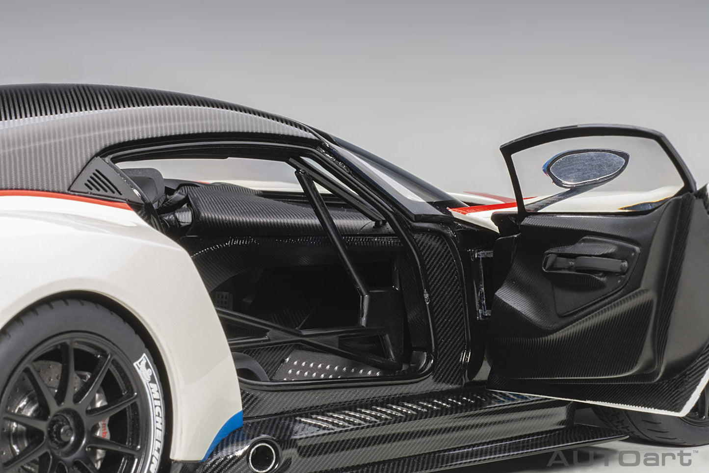 Macheta auto Aston Martin Vulcan (2015) 1:18 AutoArt