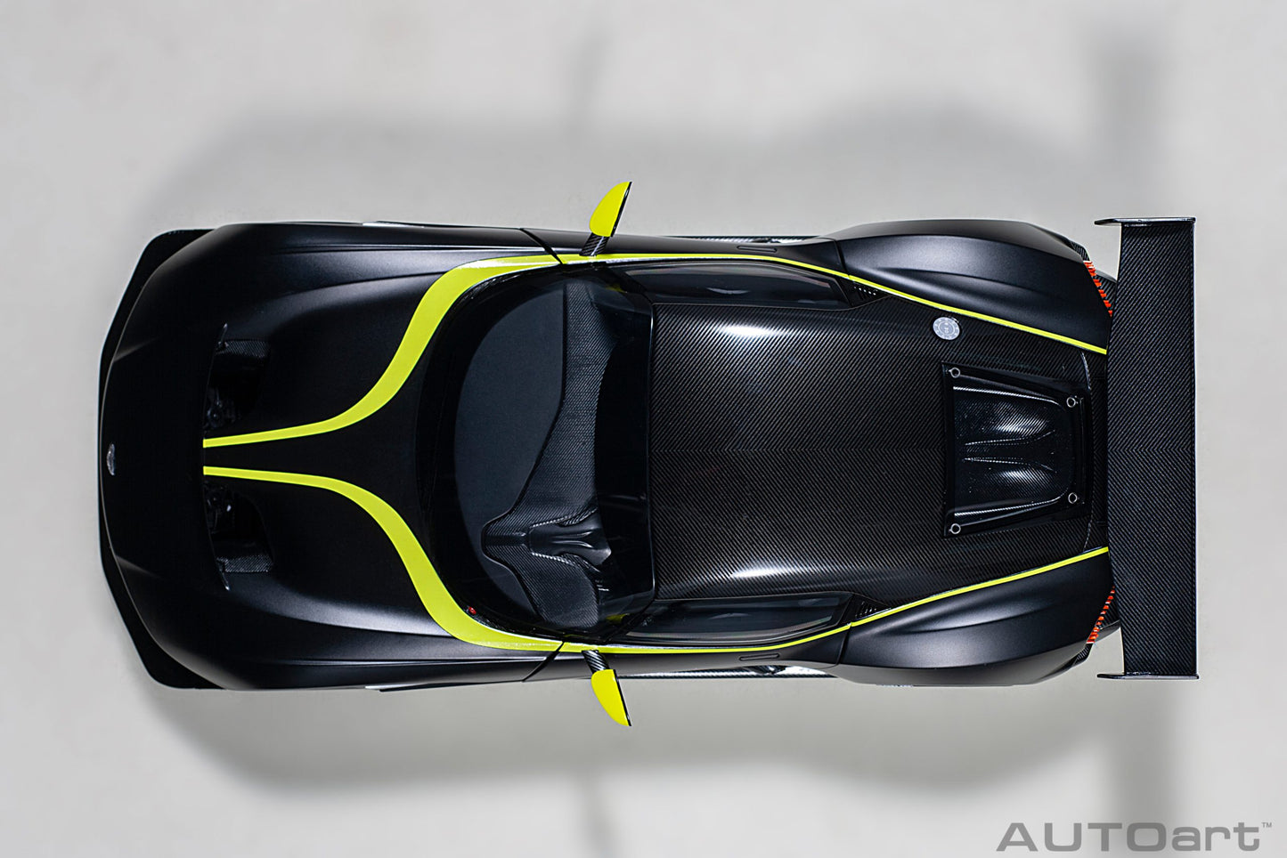 Macheta auto Aston Martin Vulcan (2015) 1:18 AutoArt