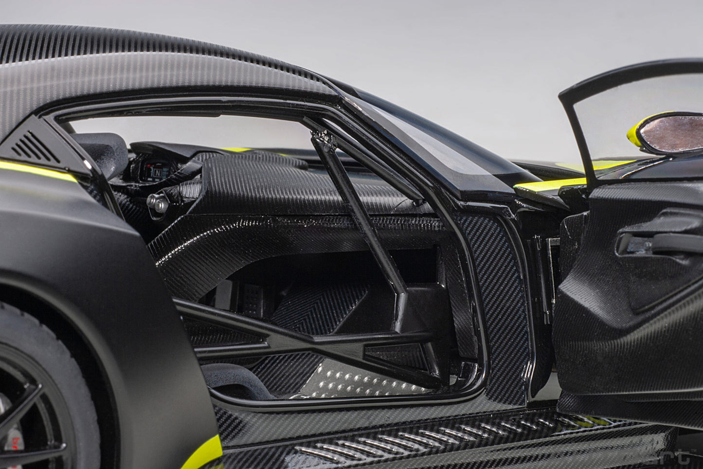 Macheta auto Aston Martin Vulcan (2015) 1:18 AutoArt