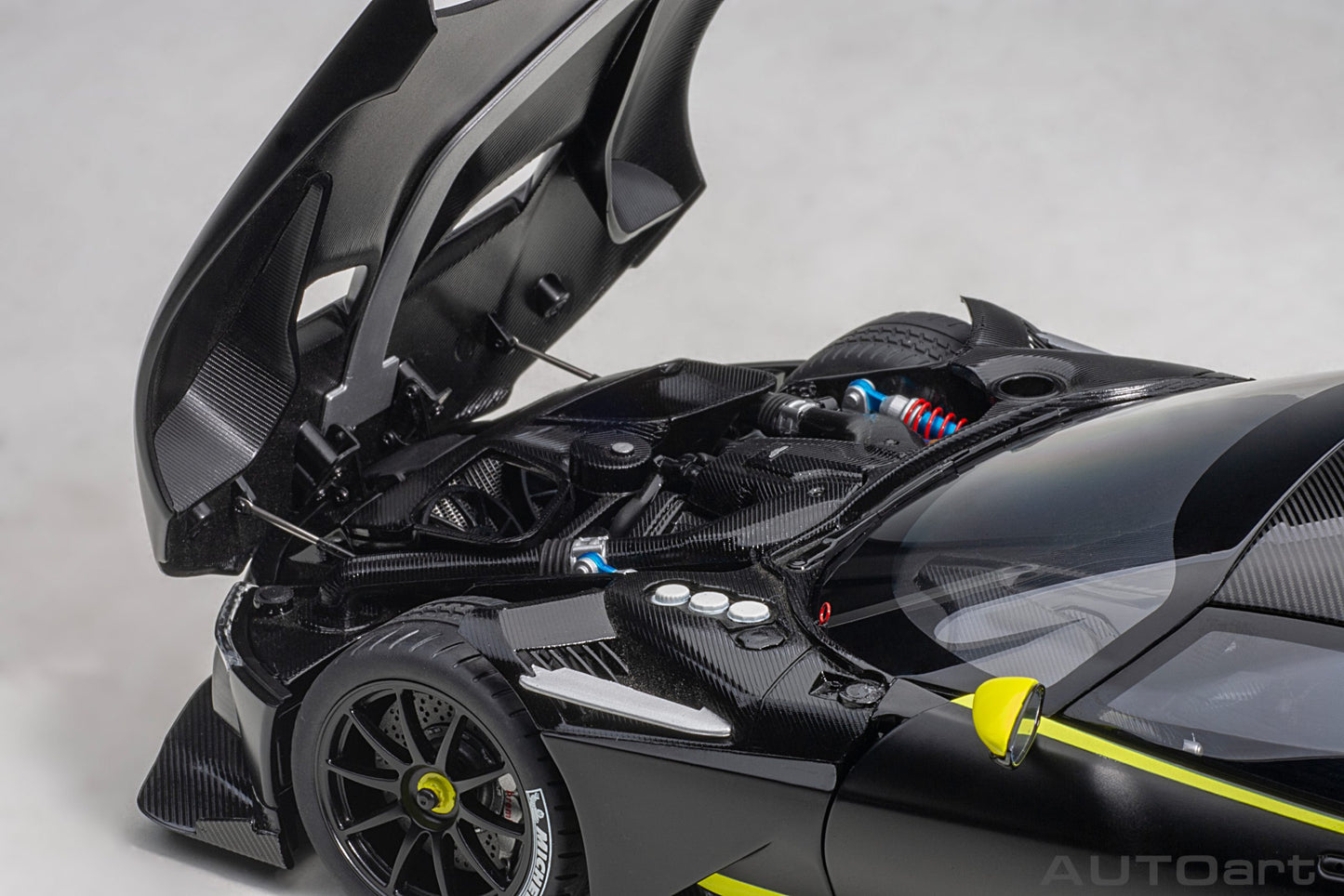Macheta auto Aston Martin Vulcan (2015) 1:18 AutoArt