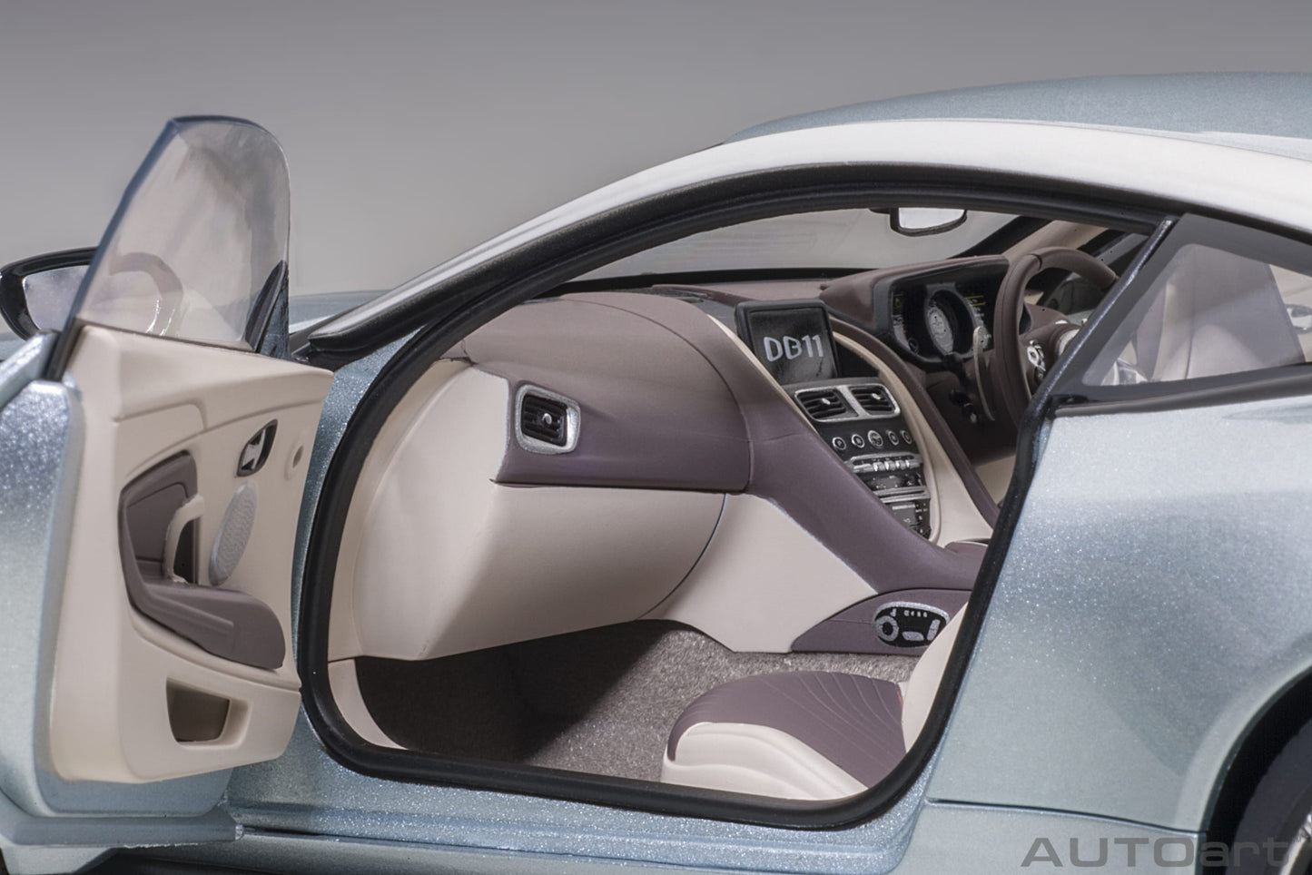 Macheta auto Aston Martin DB11 (2017) 1:18 AutoArt