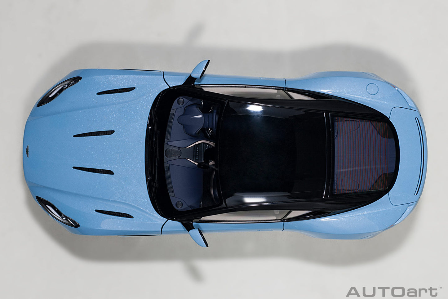Macheta auto Aston Martin DB11 (2017) 1:18 AutoArt