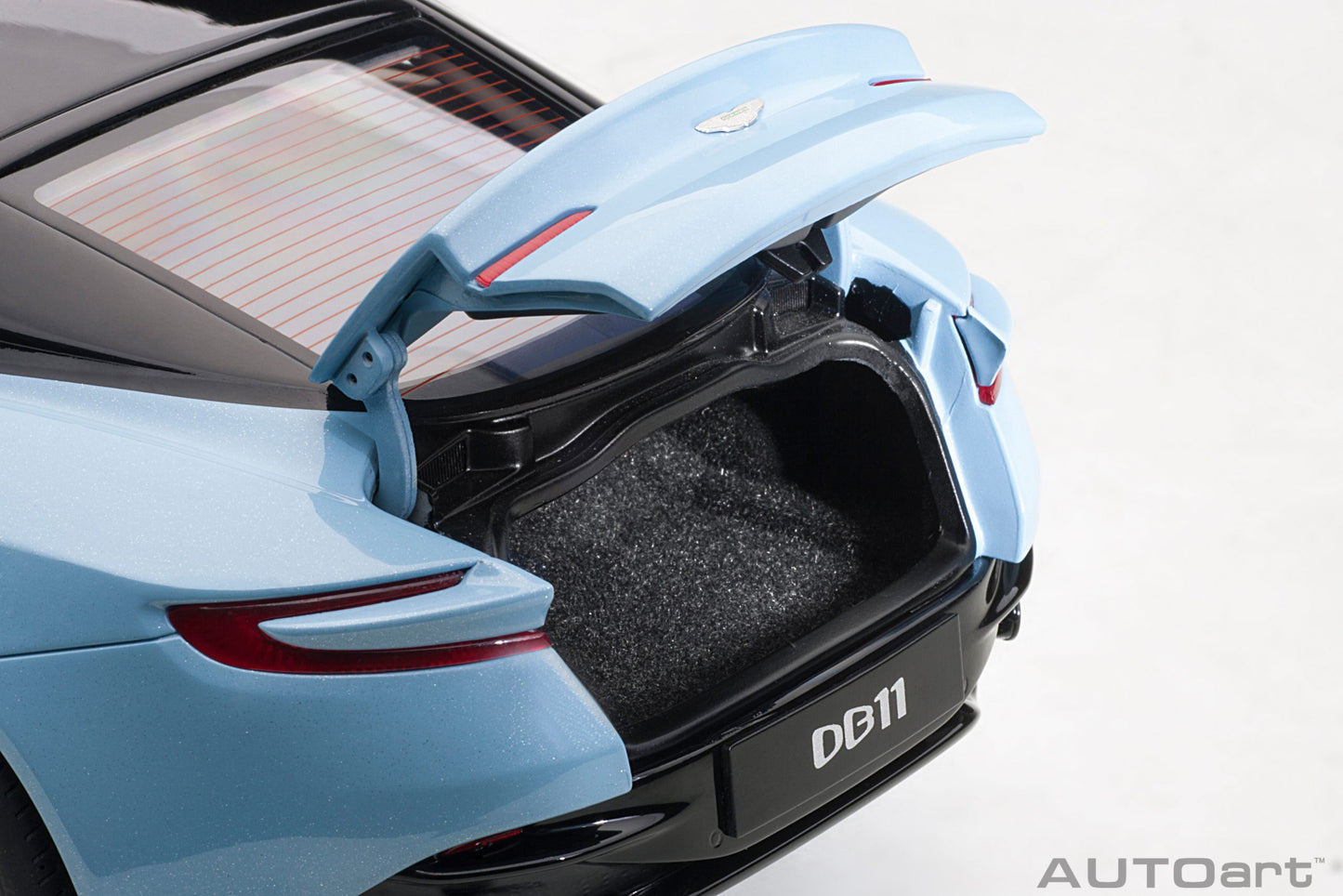 Macheta auto Aston Martin DB11 (2017) 1:18 AutoArt