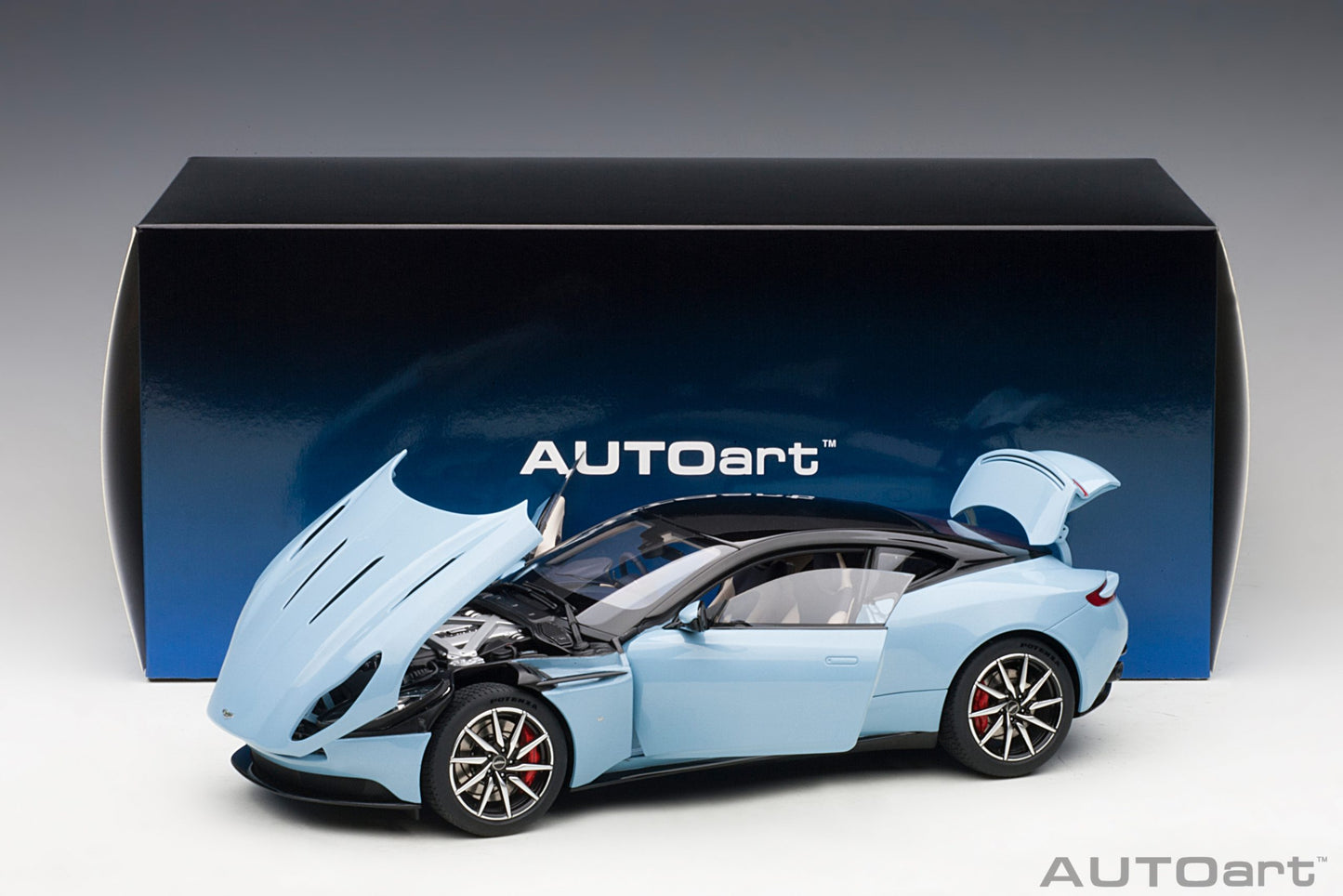 Macheta auto Aston Martin DB11 (2017) 1:18 AutoArt