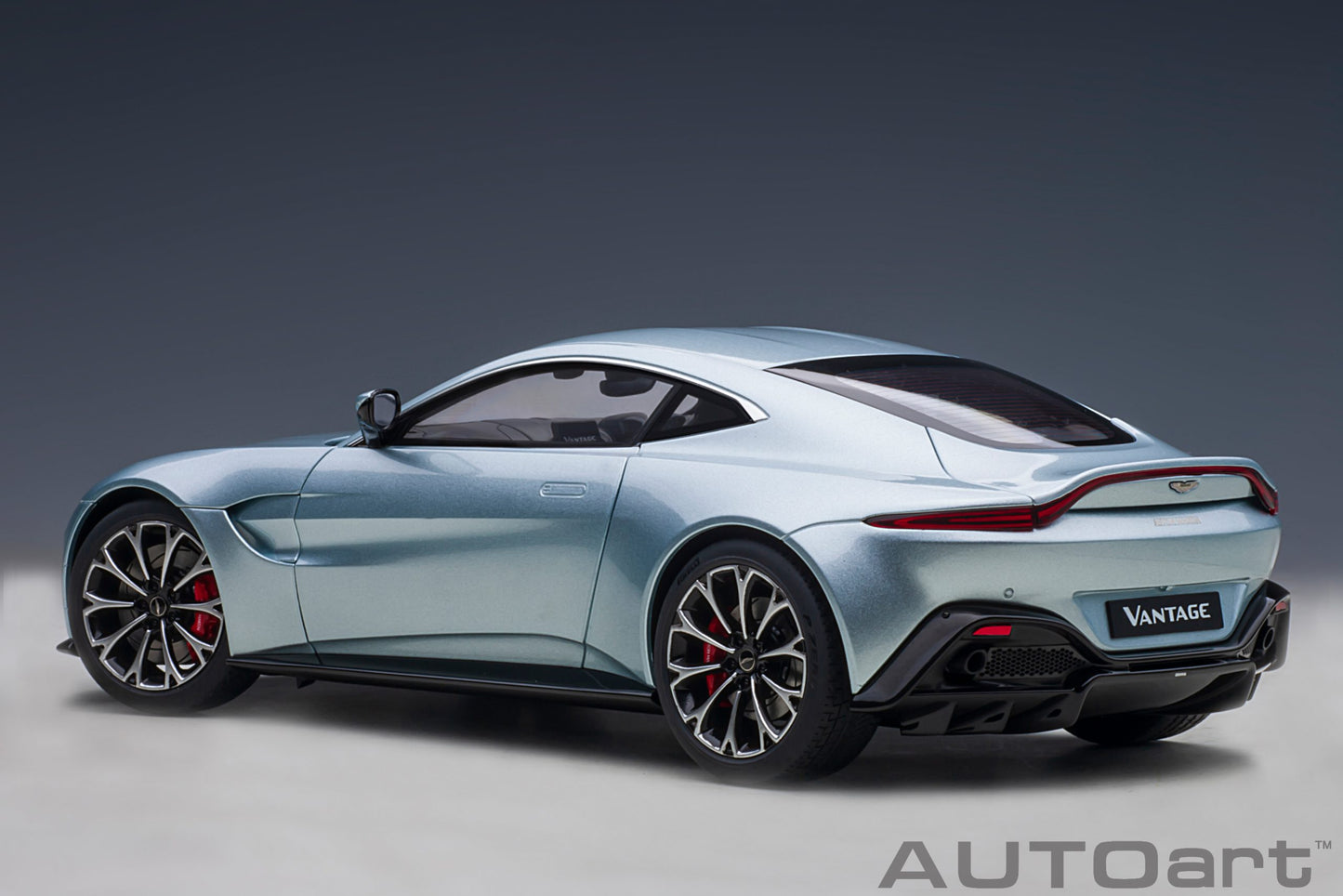 Macheta auto Aston Martin Vantage (2019) 1:18 AutoArt