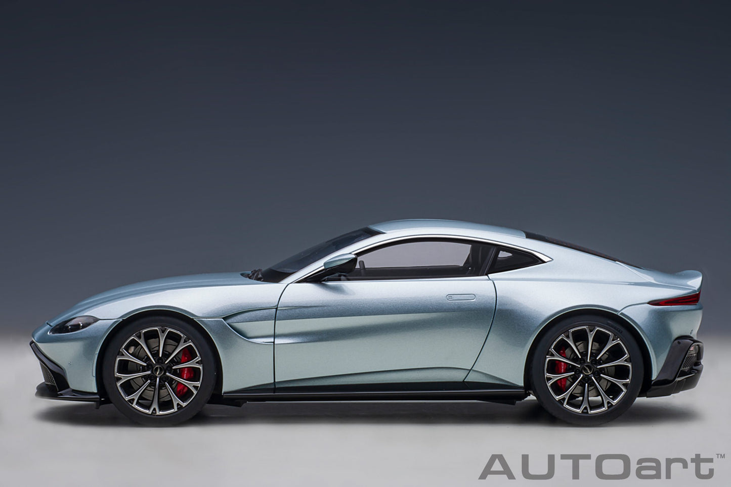 Macheta auto Aston Martin Vantage (2019) 1:18 AutoArt