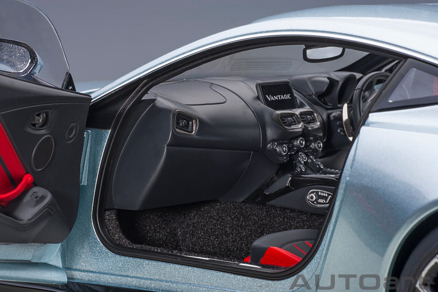 Macheta auto Aston Martin Vantage (2019) 1:18 AutoArt