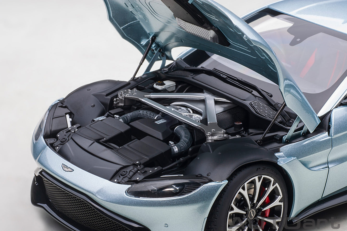Macheta auto Aston Martin Vantage (2019) 1:18 AutoArt