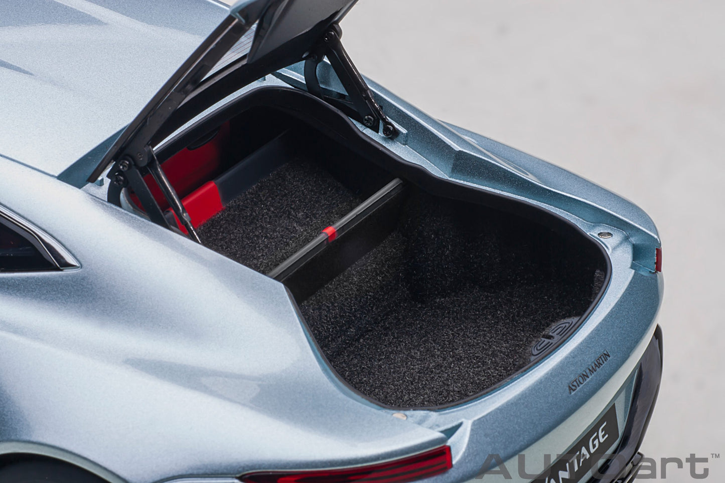 Macheta auto Aston Martin Vantage (2019) 1:18 AutoArt