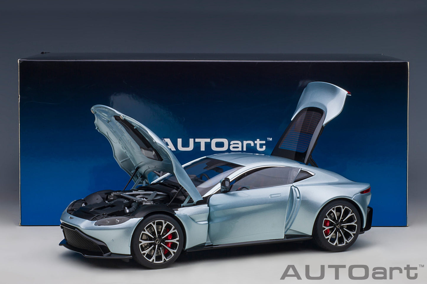 Macheta auto Aston Martin Vantage (2019) 1:18 AutoArt