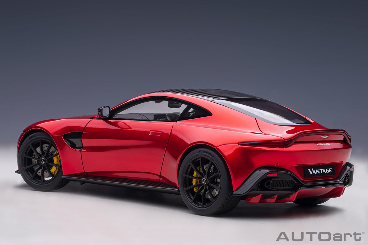 Macheta auto Aston Martin Vantage (2019) 1:18 AutoArt