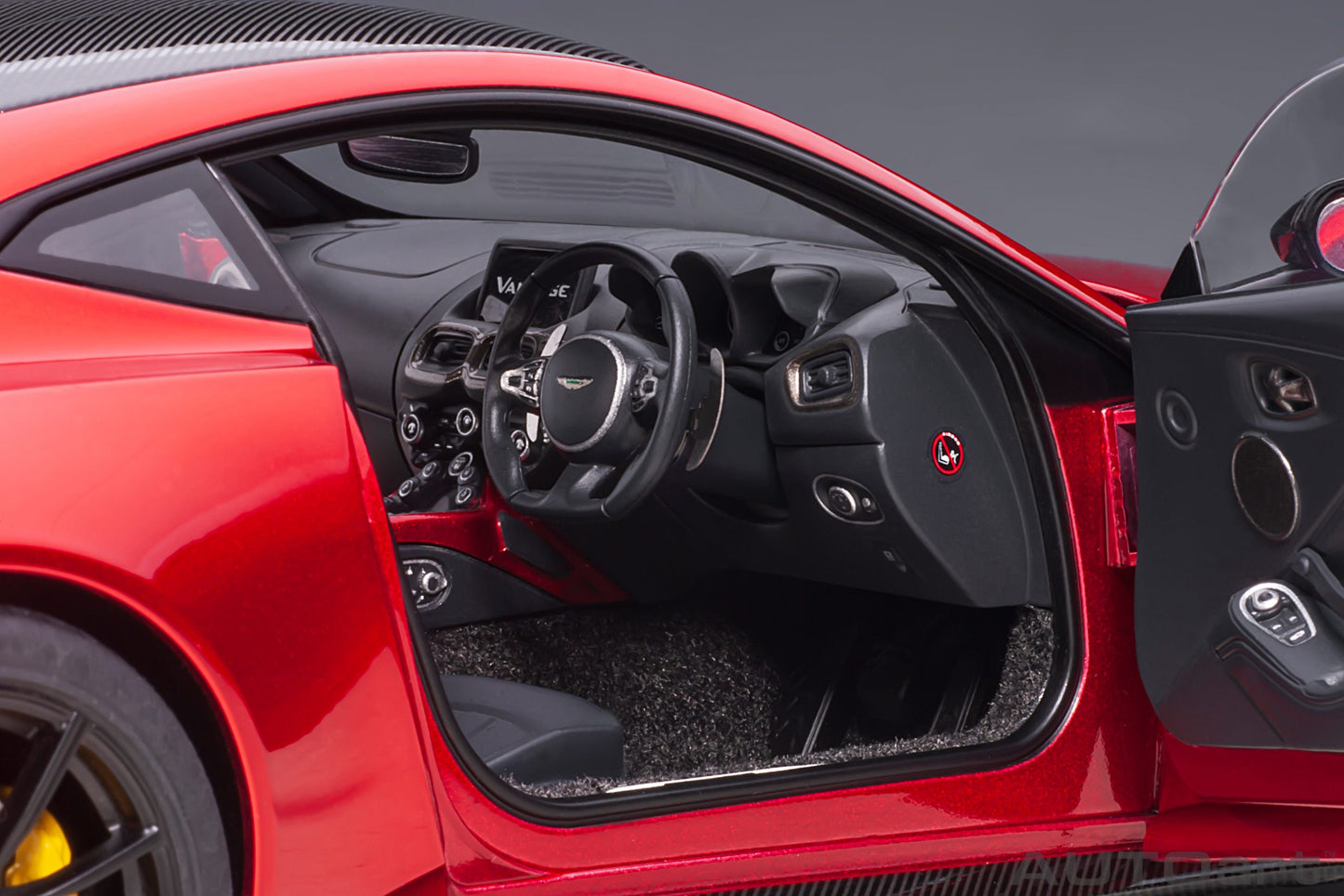 Macheta auto Aston Martin Vantage (2019) 1:18 AutoArt