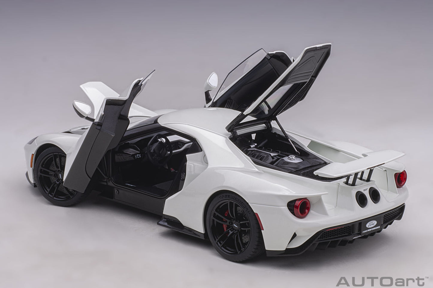 Macheta auto Ford GT (2017) 1:18 AutoArt