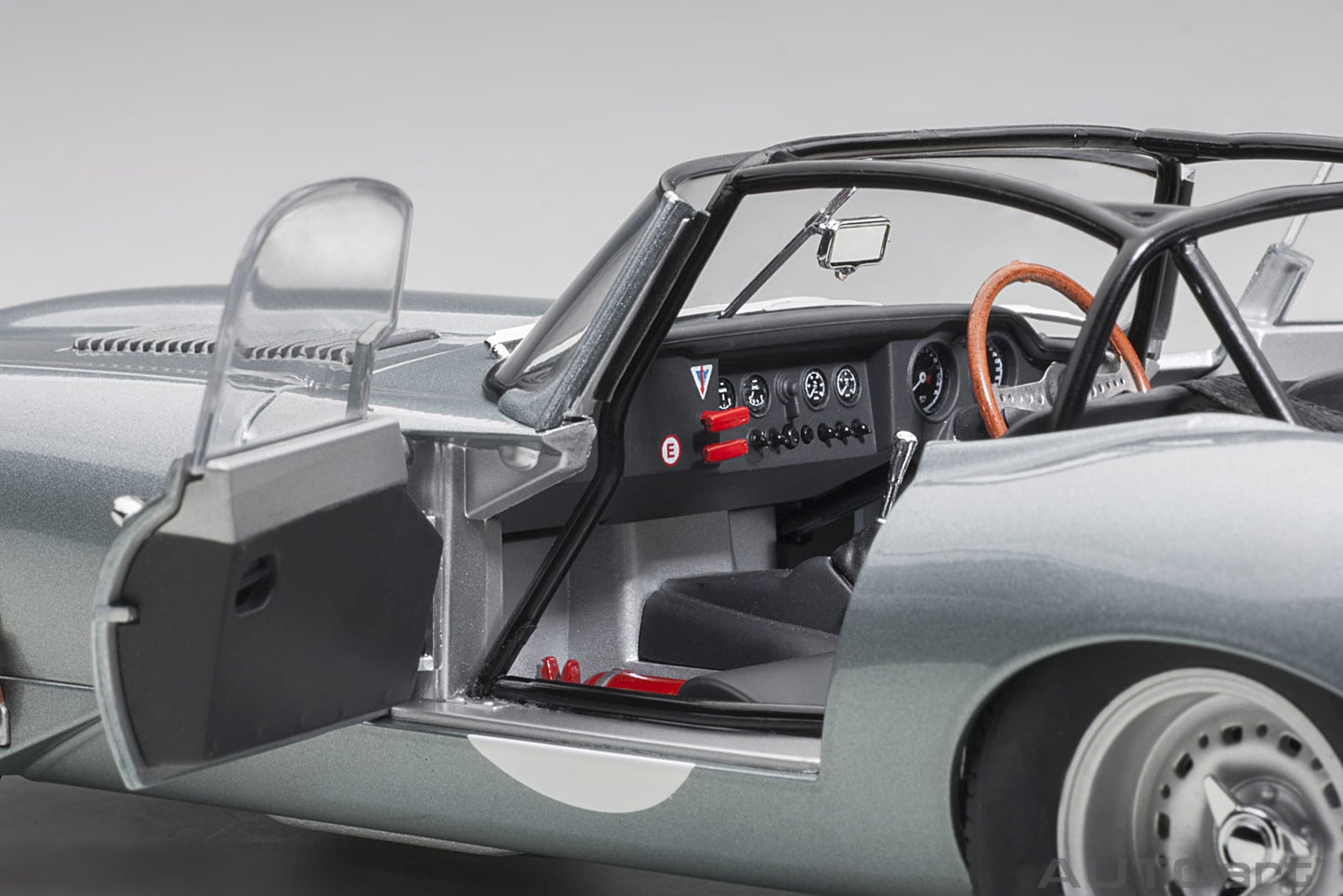 Macheta auto Jaguar Lightweight E-Type (2015) 1:18 AutoArt