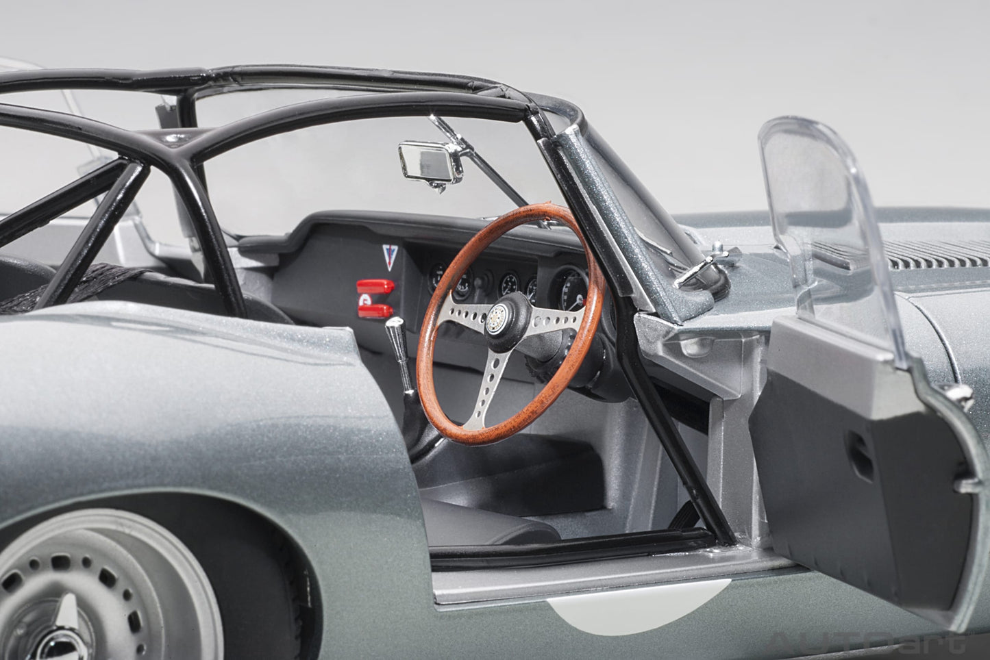 Macheta auto Jaguar Lightweight E-Type (2015) 1:18 AutoArt