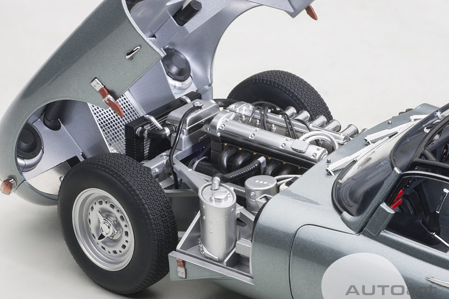 Macheta auto Jaguar Lightweight E-Type (2015) 1:18 AutoArt