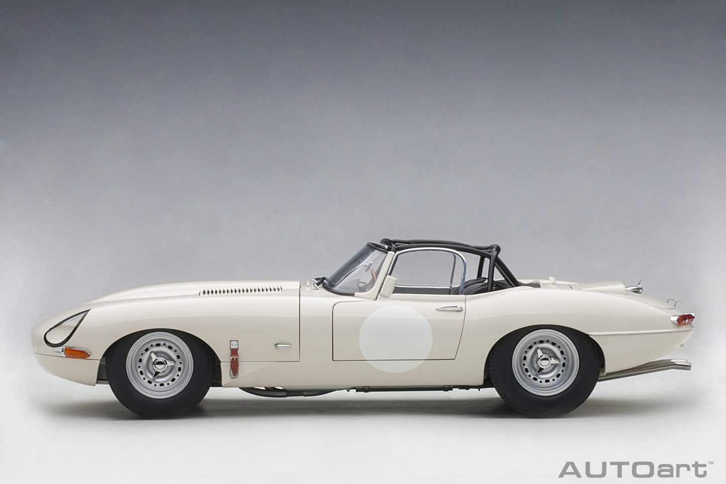Macheta auto Jaguar Lightweight E-Type (2015) 1:18 AutoArt
