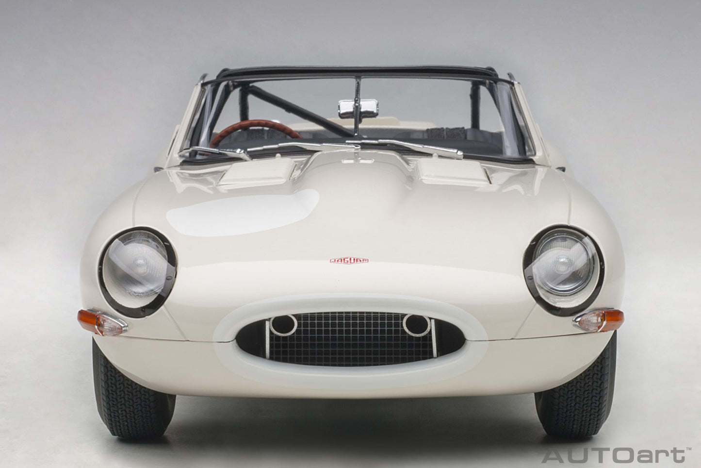 Macheta auto Jaguar Lightweight E-Type (2015) 1:18 AutoArt