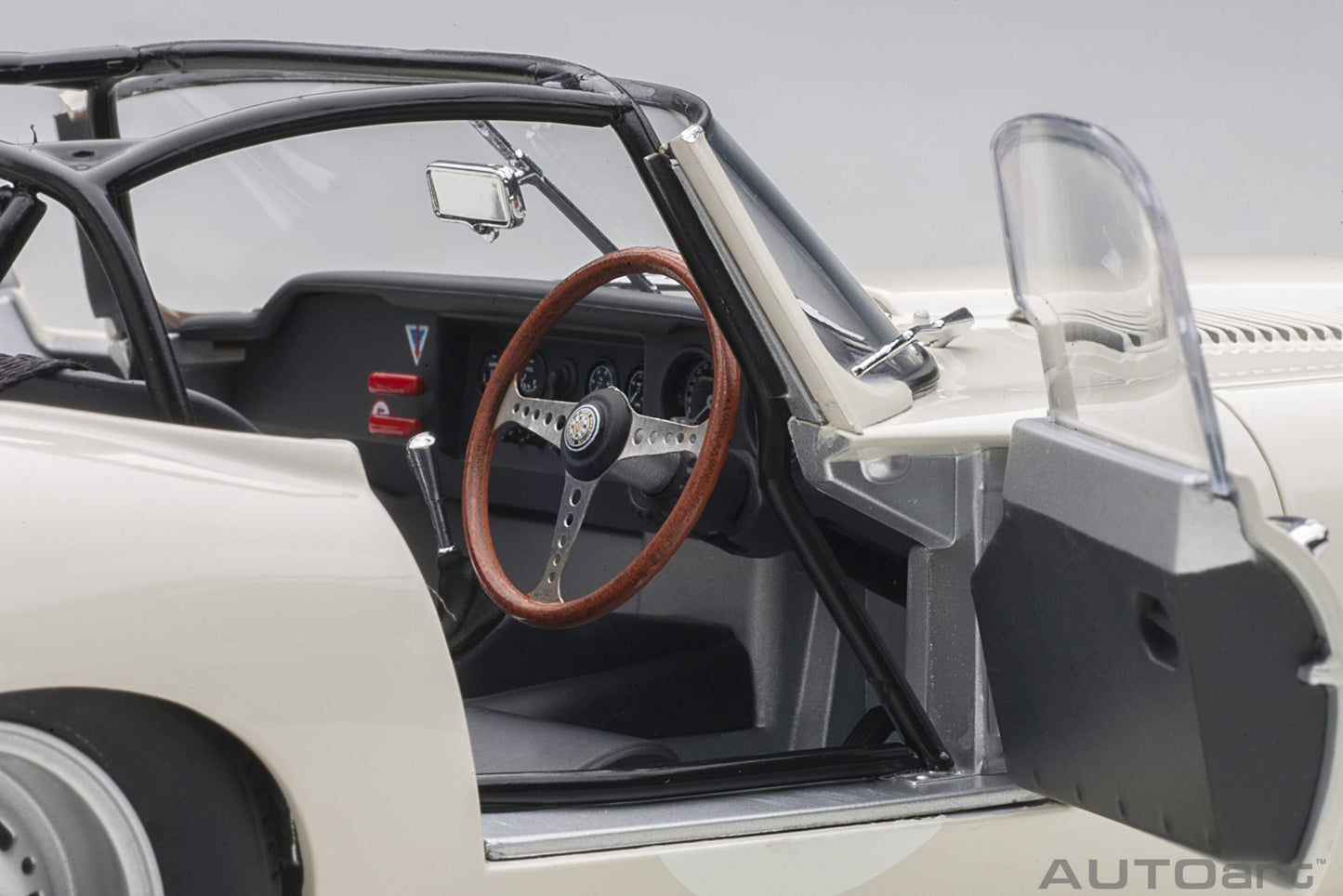 Macheta auto Jaguar Lightweight E-Type (2015) 1:18 AutoArt