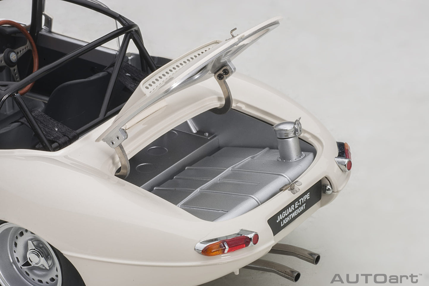 Macheta auto Jaguar Lightweight E-Type (2015) 1:18 AutoArt